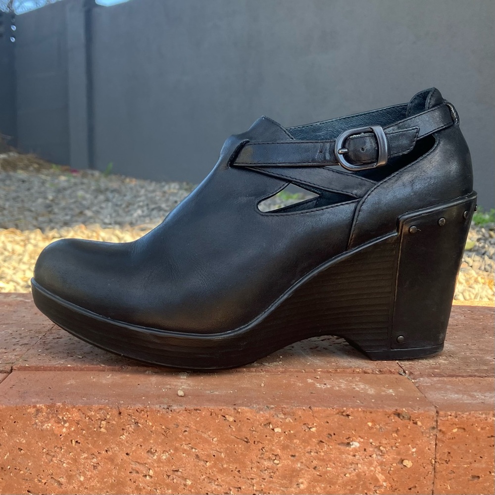 Dansko Franka black leather wedges